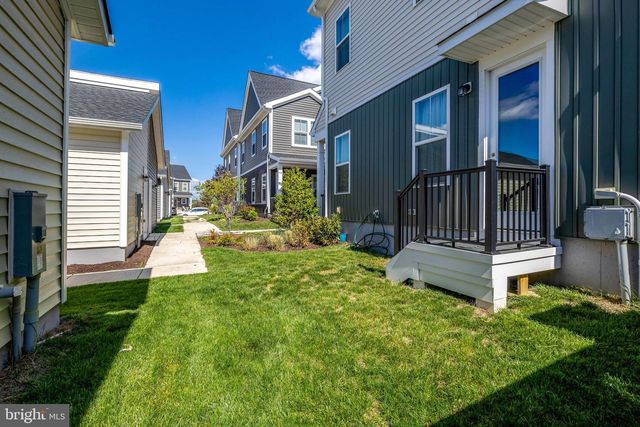 25524 RED CHERRY DR, Aldie, VA 20105