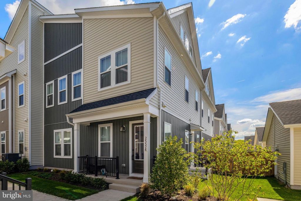 25524 RED CHERRY DR, Aldie, VA 20105