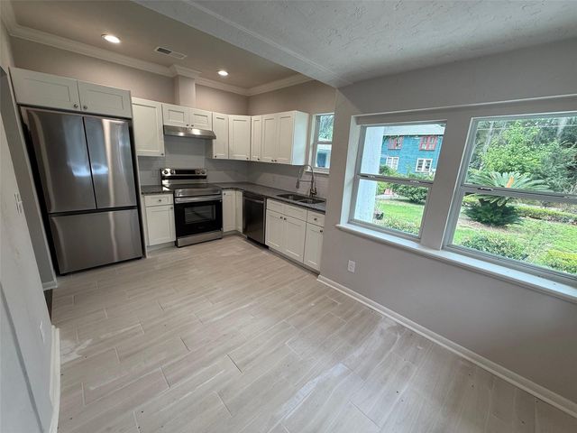 614 NW 4TH STREET, Gainesville, FL 32601