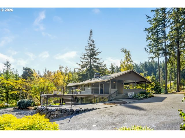 17907 S EDGEWOOD Ln, Oregon City, OR 97045