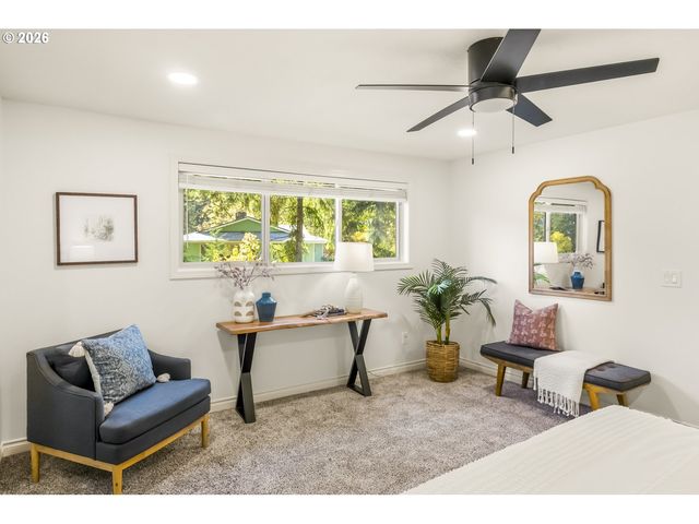 17907 S EDGEWOOD Ln, Oregon City, OR 97045