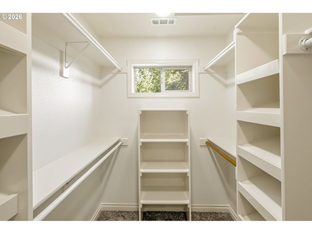 17907 S EDGEWOOD Ln, Oregon City, OR 97045