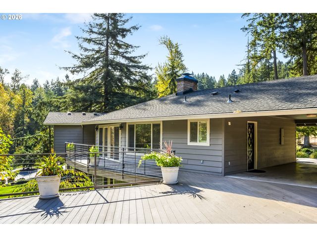 17907 S EDGEWOOD Ln, Oregon City, OR 97045