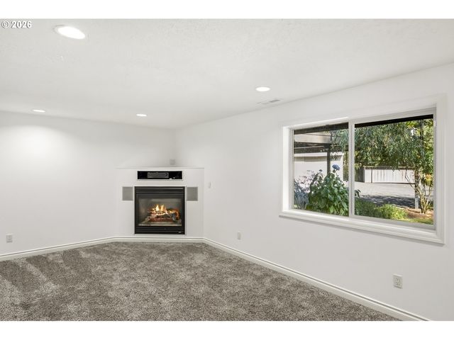 17907 S EDGEWOOD Ln, Oregon City, OR 97045