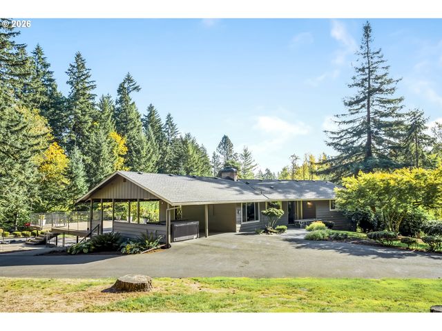 17907 S EDGEWOOD Ln, Oregon City, OR 97045