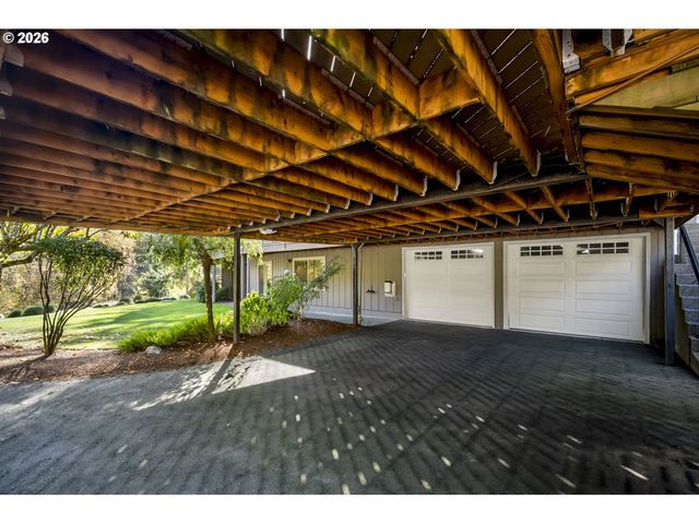 17907 S EDGEWOOD Ln, Oregon City, OR 97045