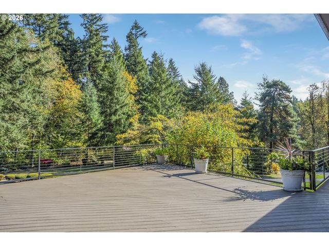 17907 S EDGEWOOD Ln, Oregon City, OR 97045