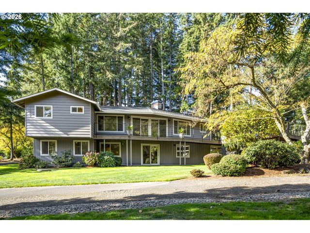 17907 S EDGEWOOD Ln, Oregon City, OR 97045