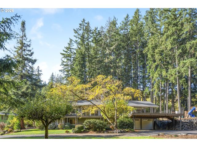 17907 S EDGEWOOD Ln, Oregon City, OR 97045
