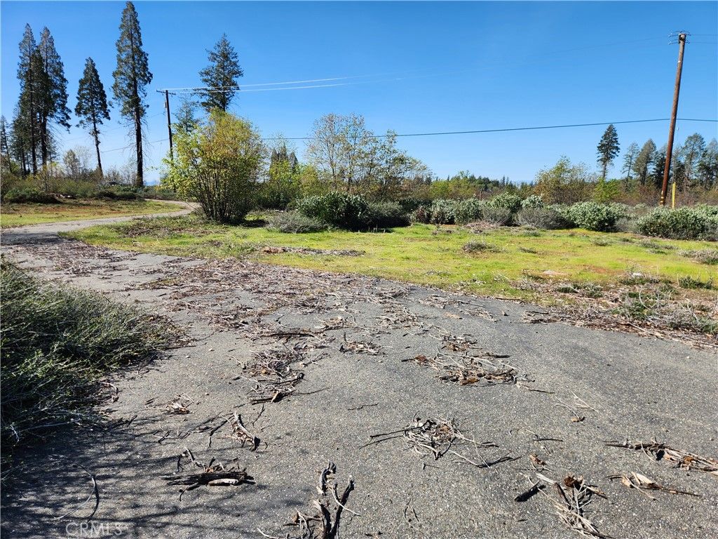 Image 4 of property listing at 14248 Monte Calle, Magalia, CA 95954