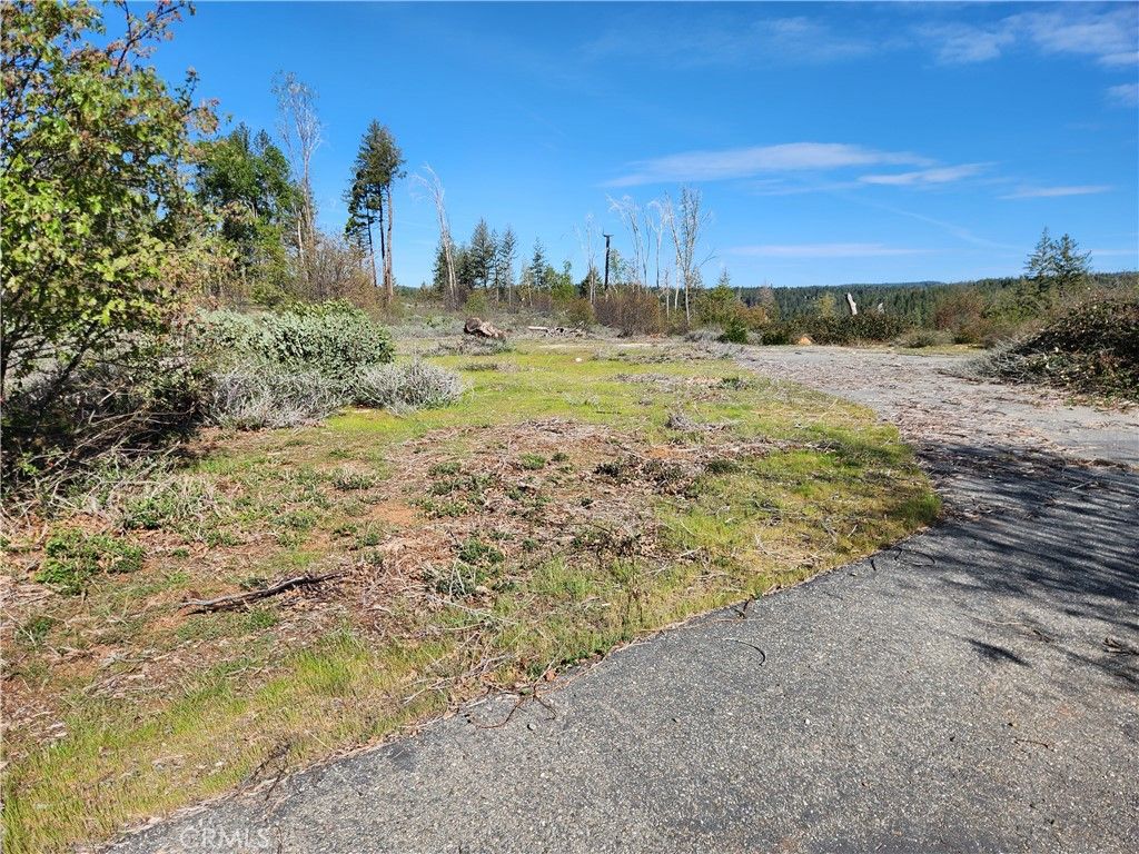 Image 5 of property listing at 14248 Monte Calle, Magalia, CA 95954