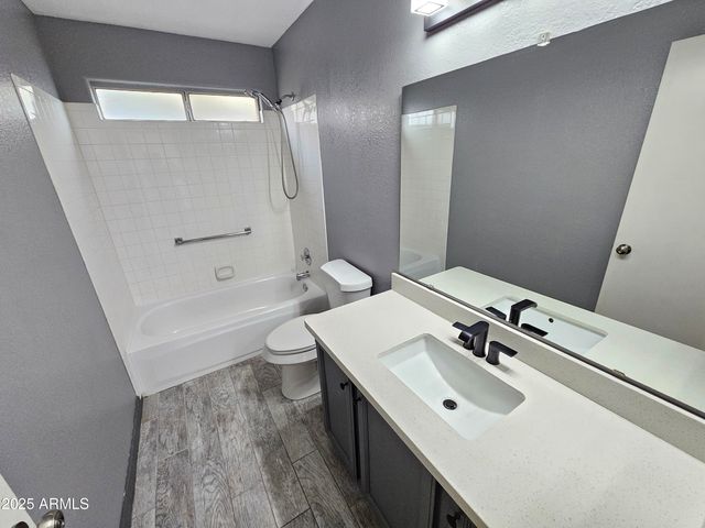 1131 N HAWK Lane, Gilbert, AZ 85234