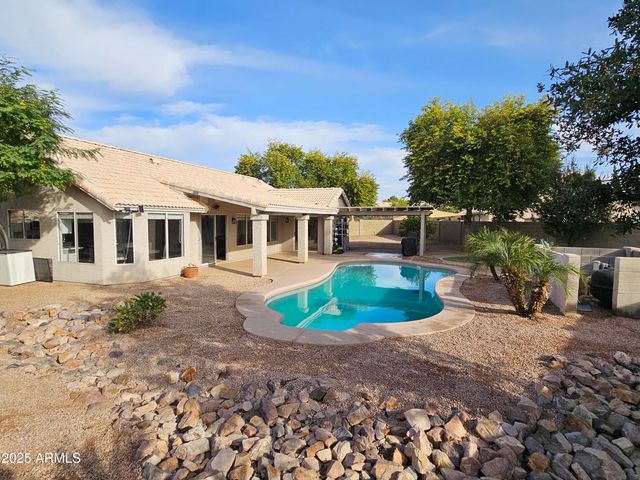 1131 N HAWK Lane, Gilbert, AZ 85234