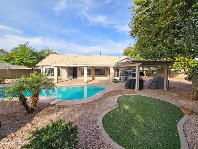 1131 N HAWK Lane, Gilbert, AZ 85234