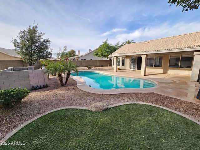 1131 N HAWK Lane, Gilbert, AZ 85234