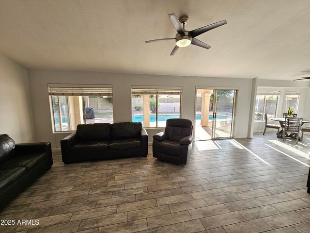 1131 N HAWK Lane, Gilbert, AZ 85234