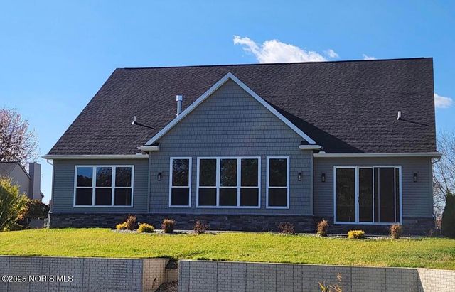 541 E Shoreline Drive, Holland, OH 43528
