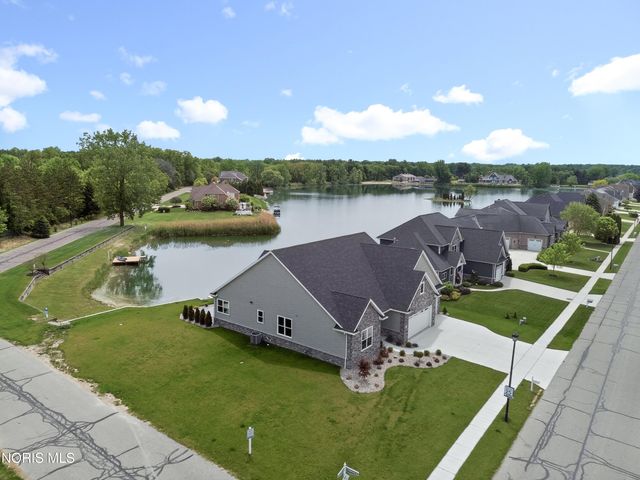541 E Shoreline Drive, Holland, OH 43528