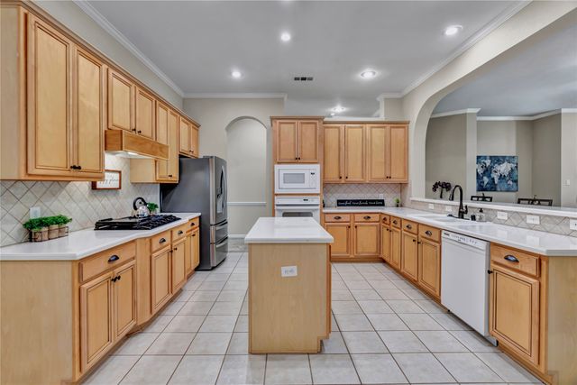 1302 Rosebriar Lane, Mansfield, TX 76063