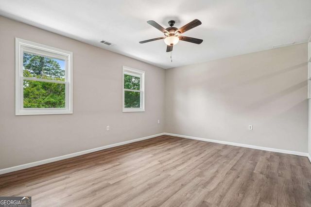 1352 White Oak Street SE, Conyers, GA 30013