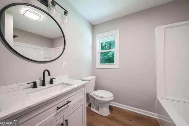1352 White Oak Street SE, Conyers, GA 30013