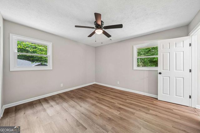 1352 White Oak Street SE, Conyers, GA 30013