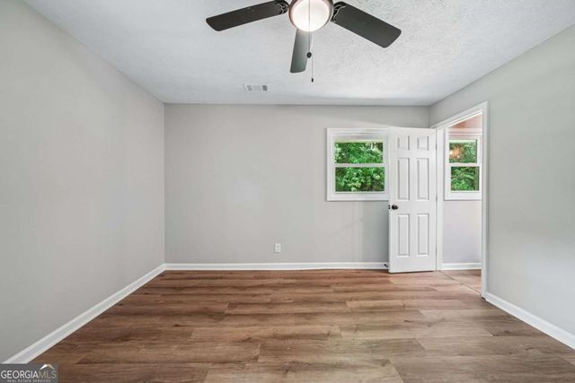 1352 White Oak Street SE, Conyers, GA 30013