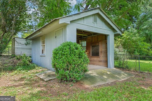 1352 White Oak Street SE, Conyers, GA 30013