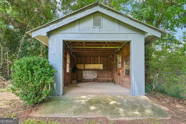 1352 White Oak Street SE, Conyers, GA 30013