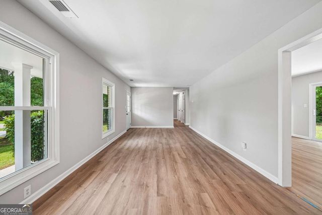 1352 White Oak Street SE, Conyers, GA 30013