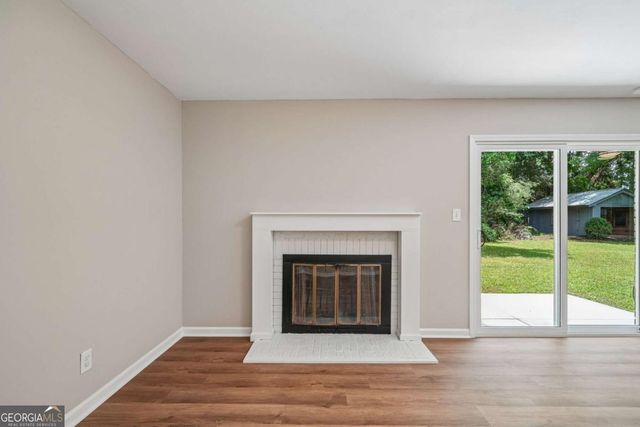 1352 White Oak Street SE, Conyers, GA 30013