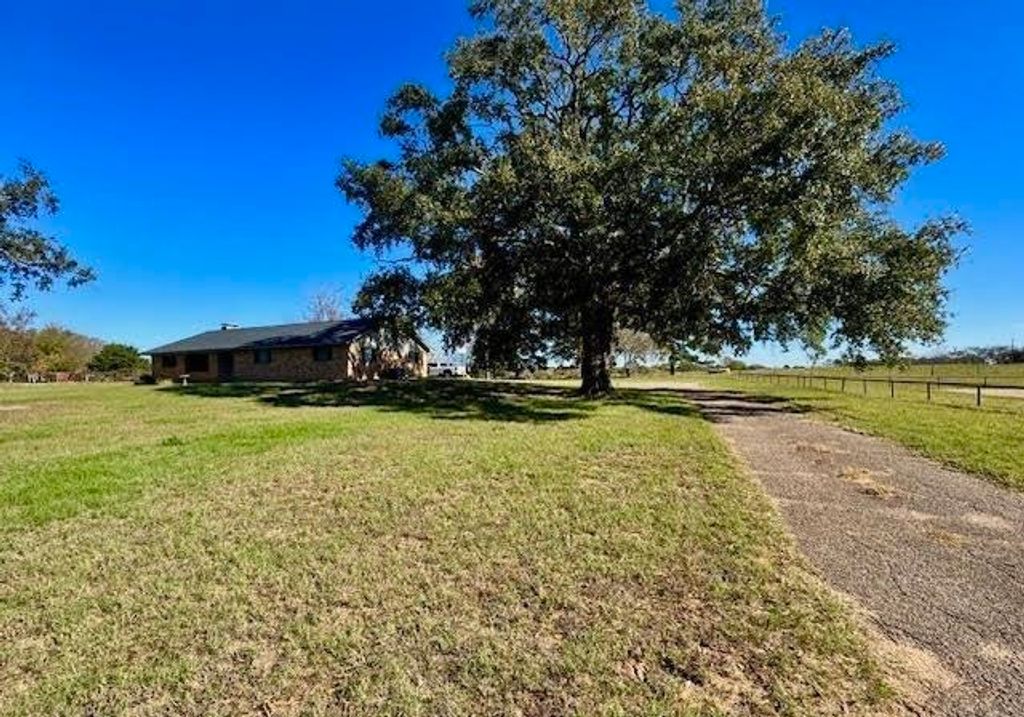 12239 Lovers Lane, Larue, TX 75770