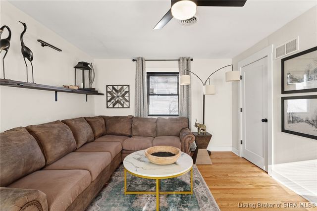 626 Mechanic Street, Jeffersonville, IN 47130