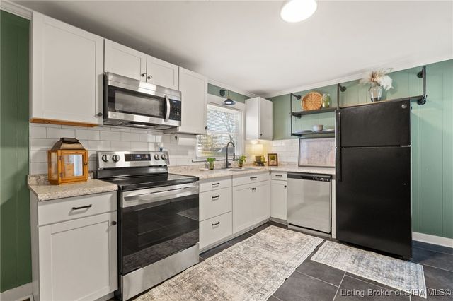 626 Mechanic Street, Jeffersonville, IN 47130