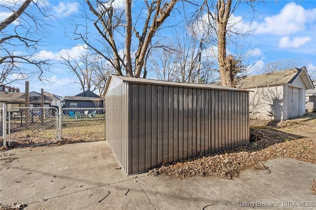 626 Mechanic Street, Jeffersonville, IN 47130