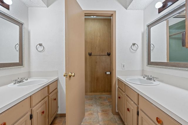 188 Tahitian DR, Bastrop, TX 78602