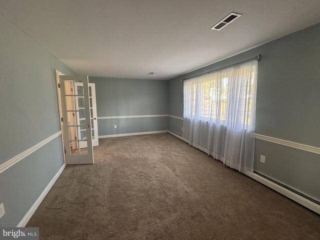 28 W HILLCREST AVE, Chalfont, PA 18914