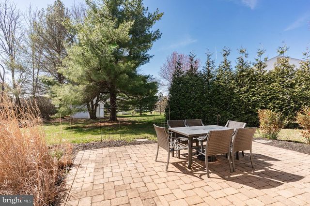 28 W HILLCREST AVE, Chalfont, PA 18914