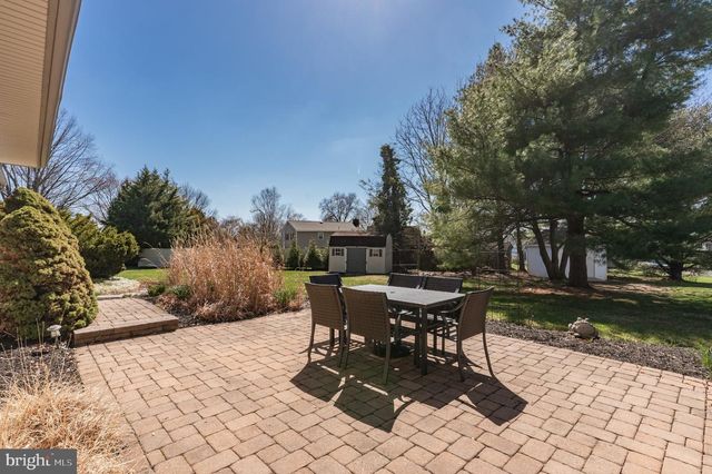 28 W HILLCREST AVE, Chalfont, PA 18914