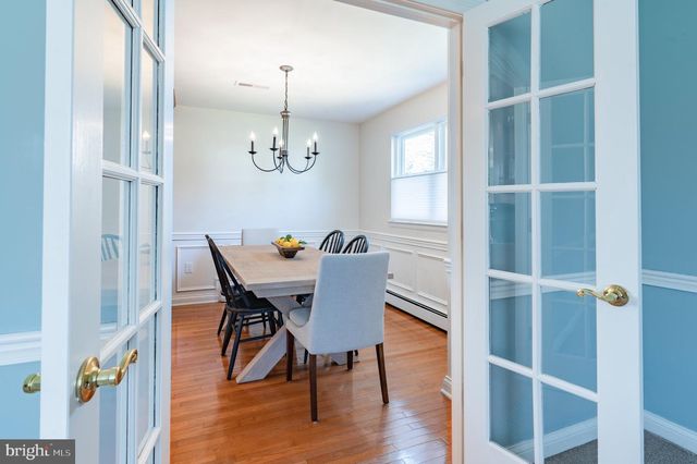 28 W HILLCREST AVE, Chalfont, PA 18914