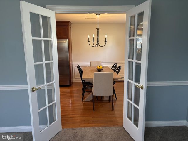 28 W HILLCREST AVE, Chalfont, PA 18914