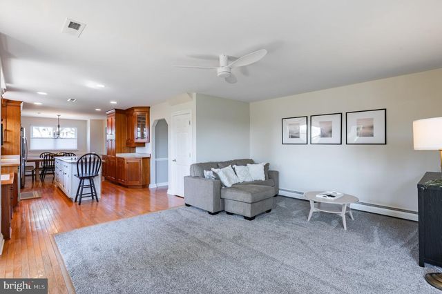 28 W HILLCREST AVE, Chalfont, PA 18914