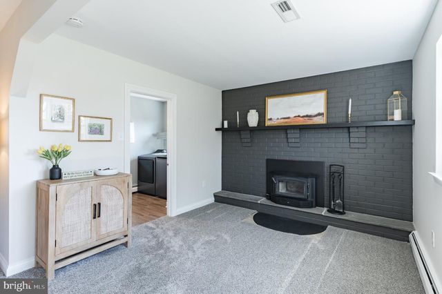 28 W HILLCREST AVE, Chalfont, PA 18914