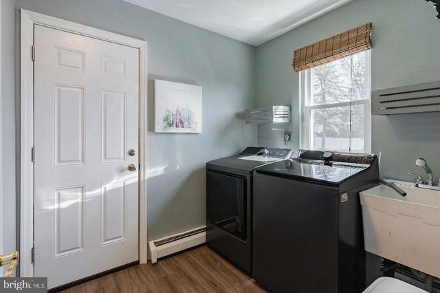 28 W HILLCREST AVE, Chalfont, PA 18914