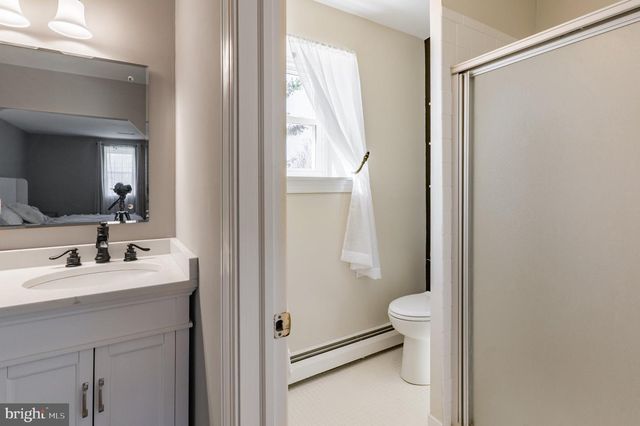 28 W HILLCREST AVE, Chalfont, PA 18914