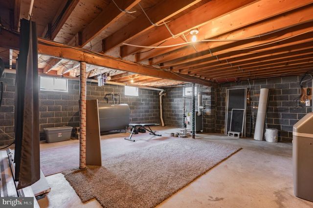 28 W HILLCREST AVE, Chalfont, PA 18914