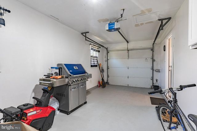 28 W HILLCREST AVE, Chalfont, PA 18914