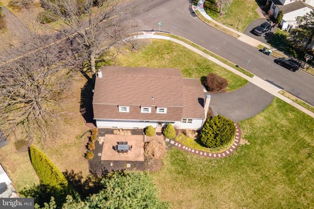 28 W HILLCREST AVE, Chalfont, PA 18914