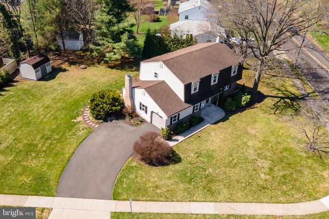 28 W HILLCREST AVE, Chalfont, PA 18914