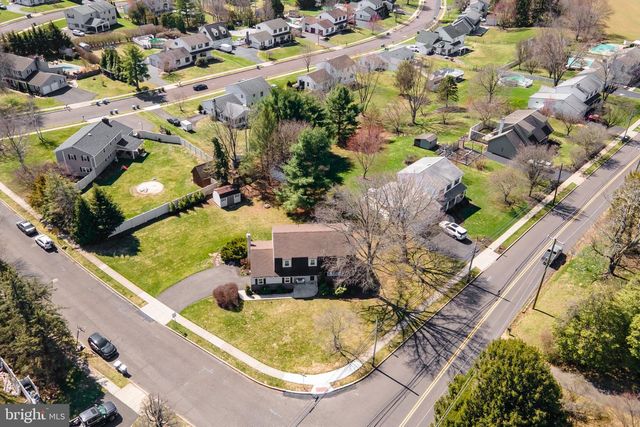 28 W HILLCREST AVE, Chalfont, PA 18914